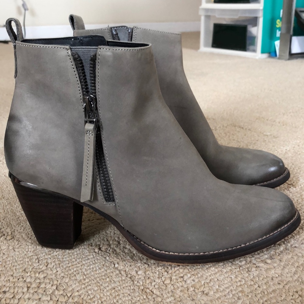 New Steve Madden booties